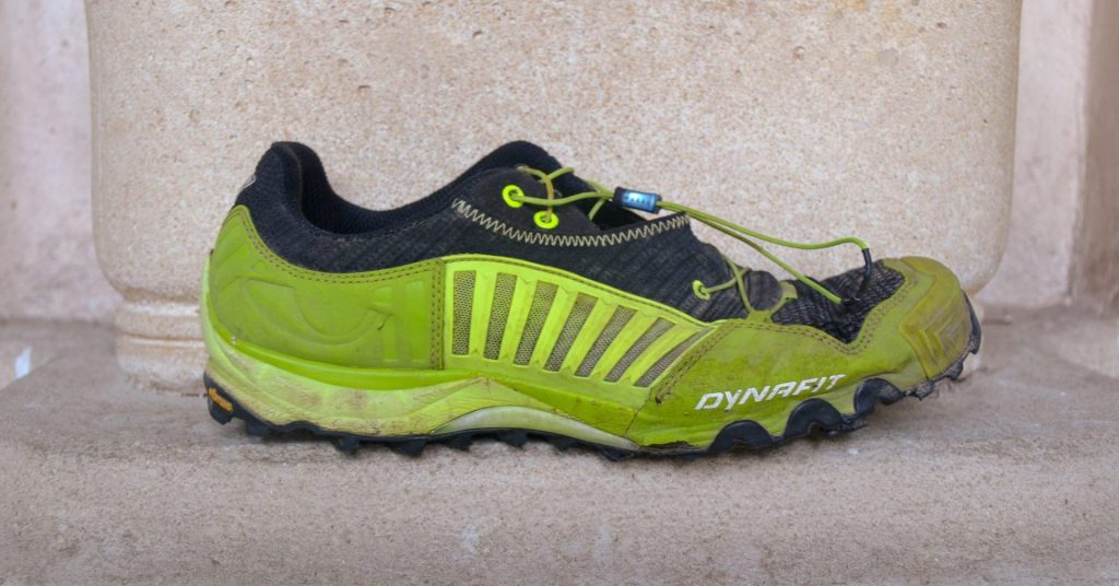 découvrez le dynafit léopard, parfait pour vos sorties rapides en montagne. légèreté, performance et agilité pour repousser vos limites en ski de randonnée.