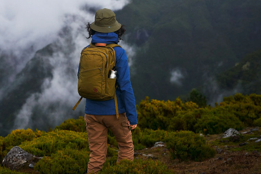 découvrez le tissu g-1000 de fjällräven, une légende alliant durabilité, résistance et protection pour vos aventures en plein air.