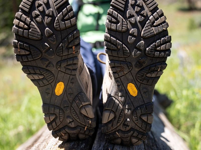 découvrez pourquoi la chaussure merrell moab est la plus vendue : confort, durabilité et performance réunis pour accompagner toutes vos aventures en plein air.
